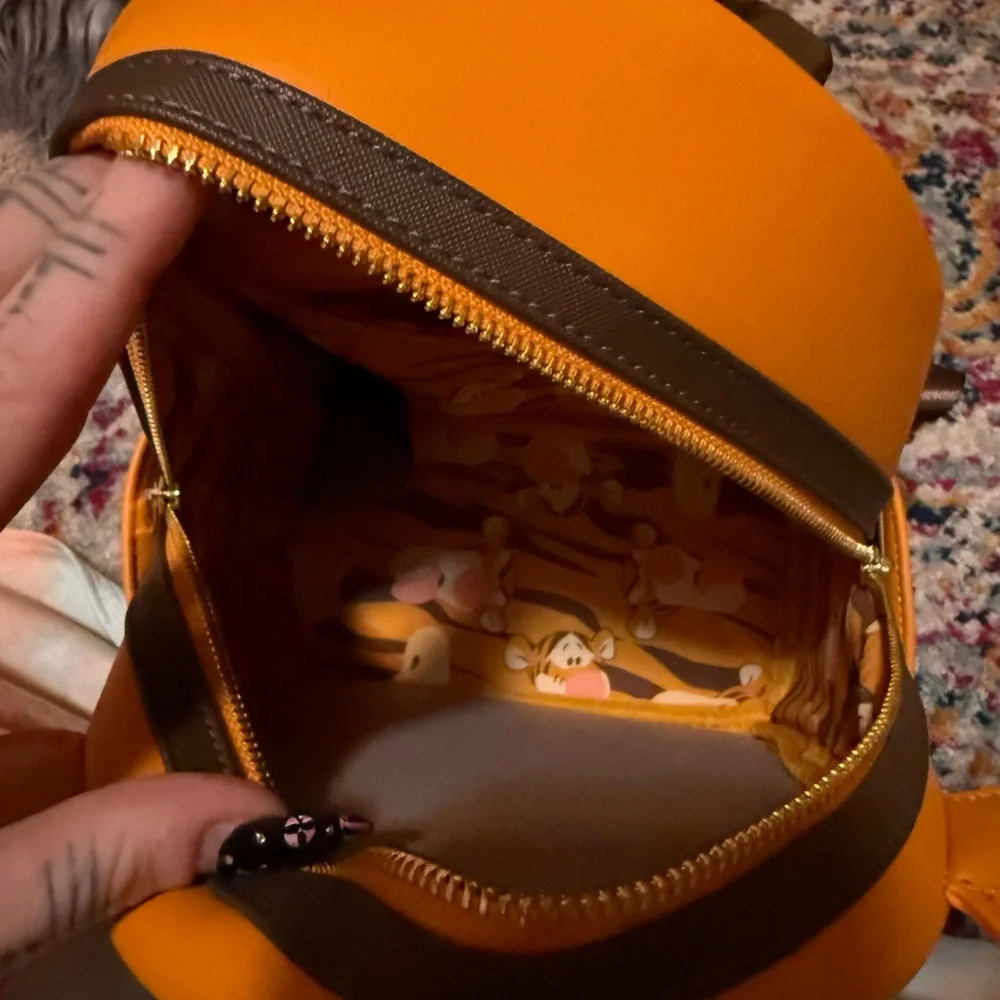 Loungefly Disney Tigger Orange Mini Backpack - Picture 7 of 7